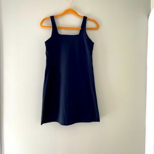 Black “Gilrfriend Collective” skirt dress. Size med. good condition.